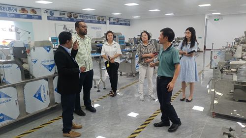 Berita perusahaan terbaru tentang Kontrak yang sukses dengan klien Amerika: $ 150.000 pesanan untuk mesin roti otomatis diamankan